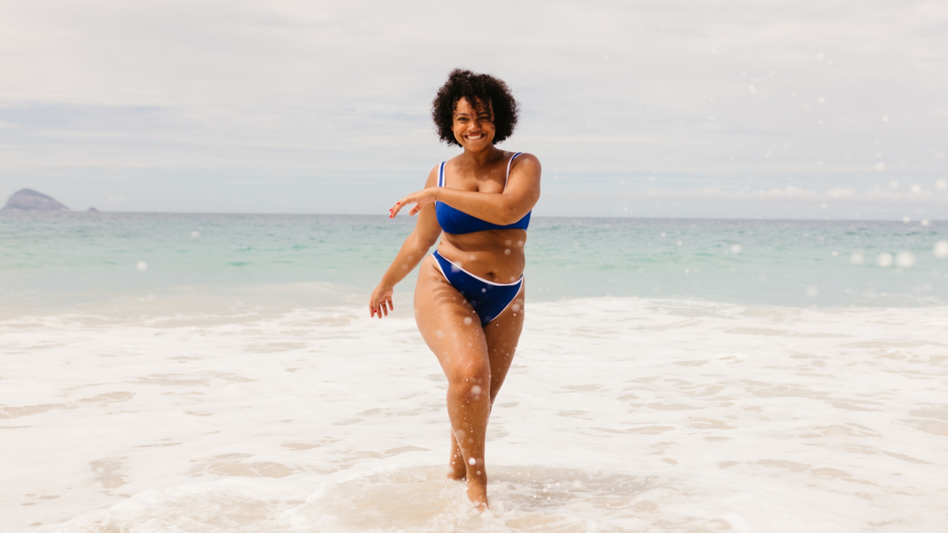 curvy woman swimsuit