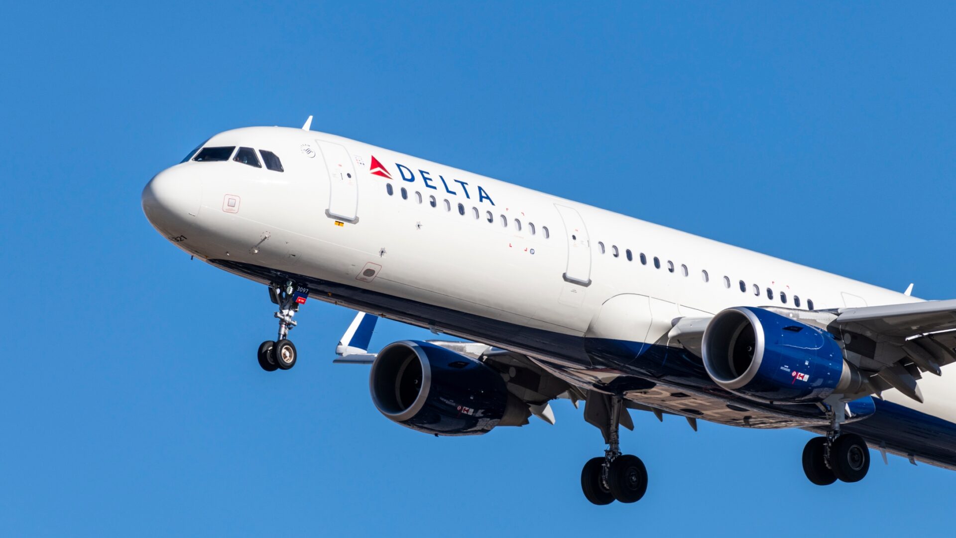 Delta airplane in mid-flight