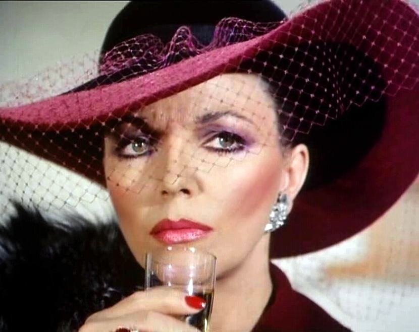20 Hilarious   Embarrassing  80s Beauty Trends  PHOTOS  - 56