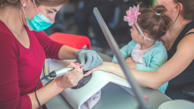 https://www.istockphoto.com/photo/single-mother-with-her-daughter-in-beauty-salon-gm672682158-123211