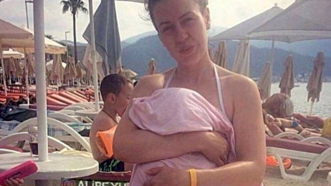 funny breastfeeding mom photo