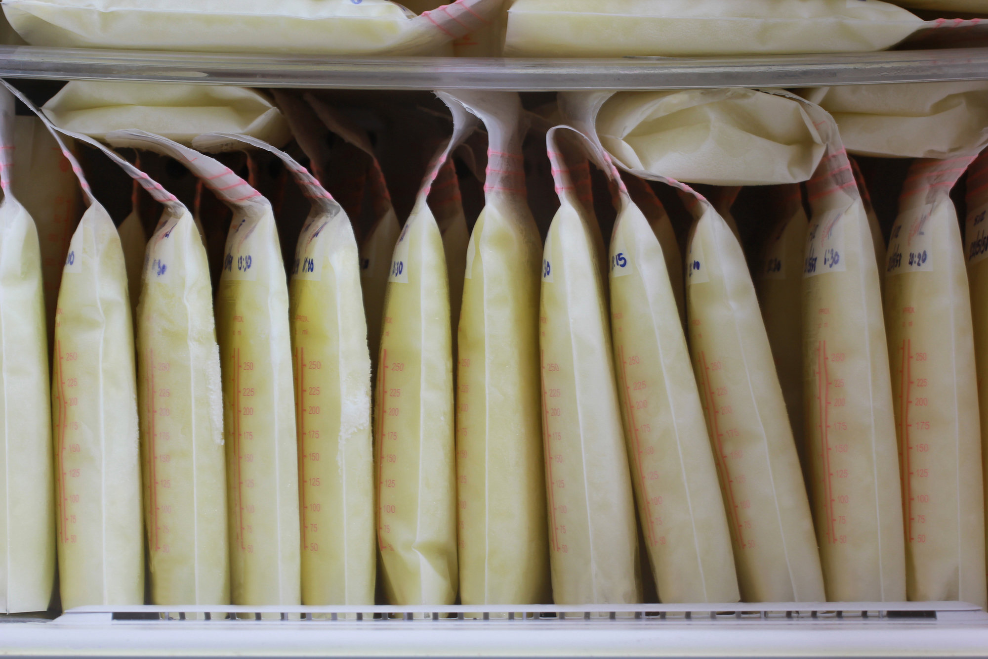 MonthiraYodtiwong/iStock.com breast milk