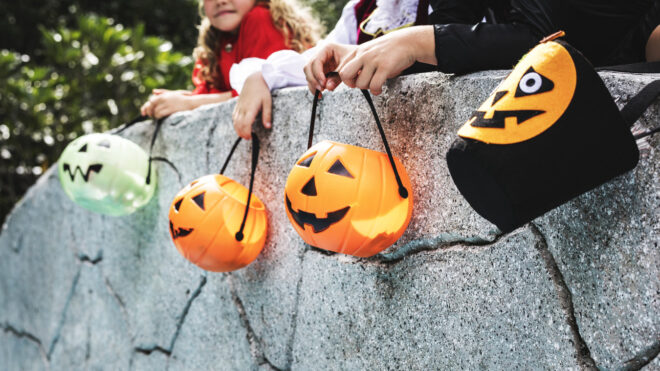 kids trick-or-treating