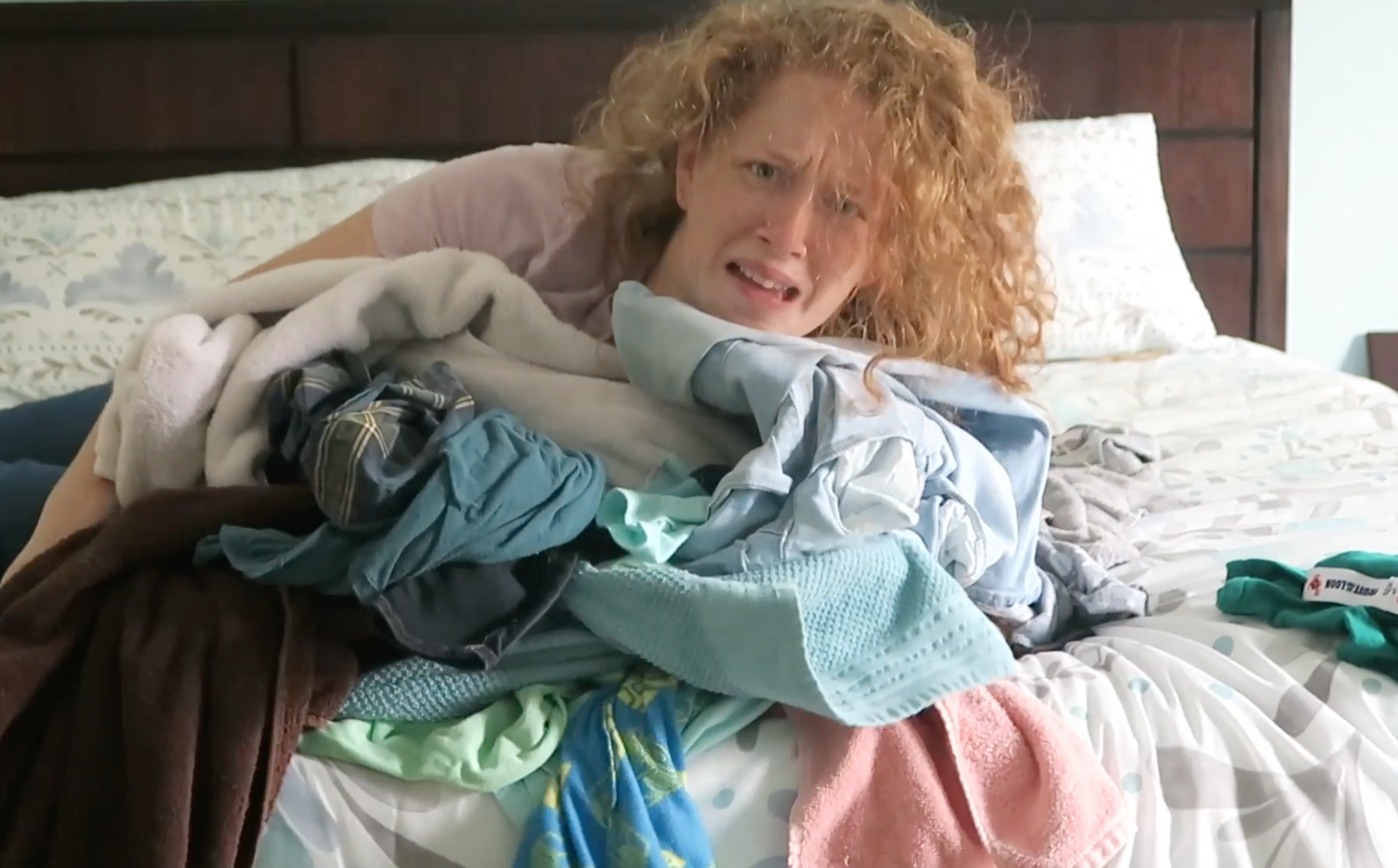 mom hilarious cleaning video