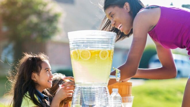 easy ways to teach kids to give back