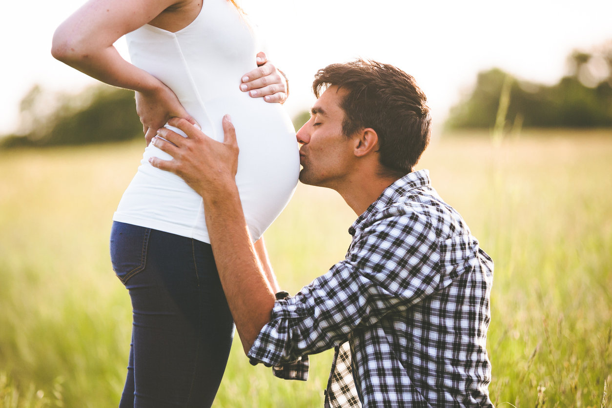 pregnant couple