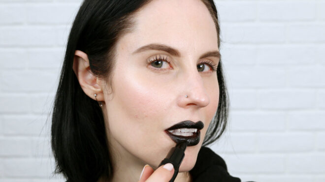 alle black lipstick