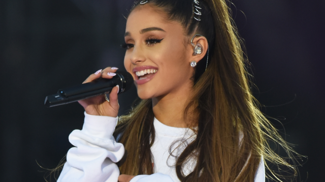 ariana grande singing