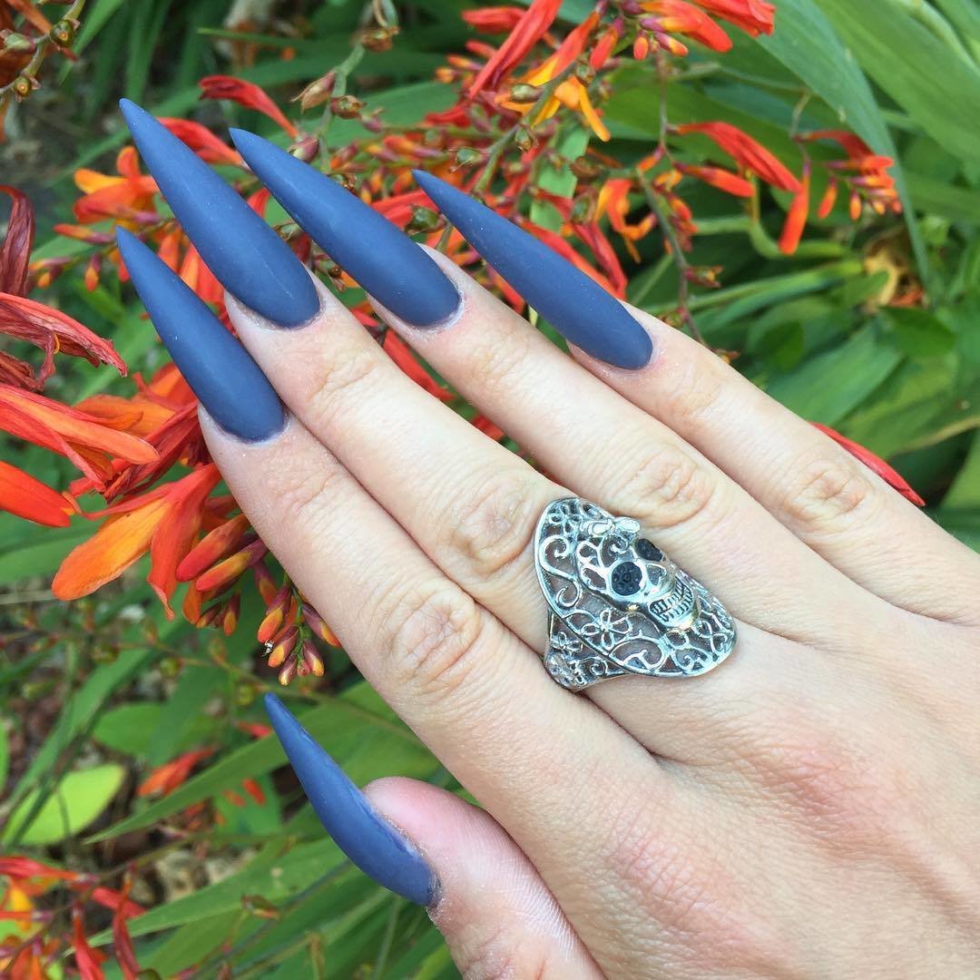 19 Stiletto Nail Looks That Will Inspire Your Next Manicure - 35