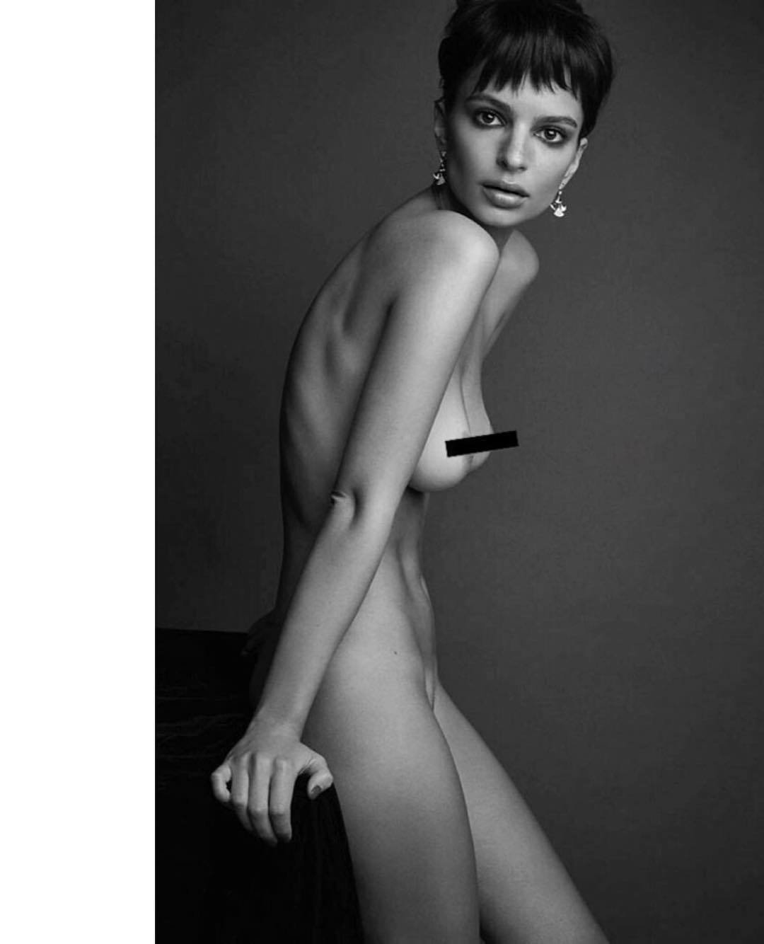 56 of Emily Ratajkowski s most naked Instagrams - 38