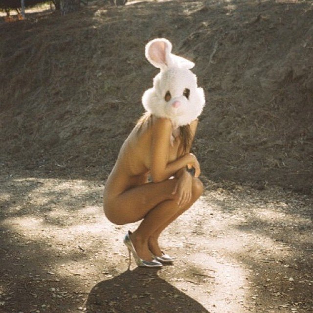 56 of Emily Ratajkowski s most naked Instagrams - 13