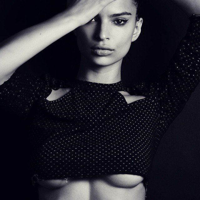 56 of Emily Ratajkowski s most naked Instagrams - 72