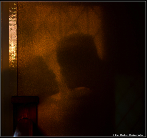 couple kissing