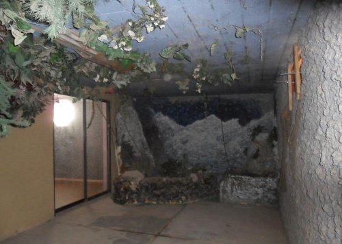 Ugly House 4