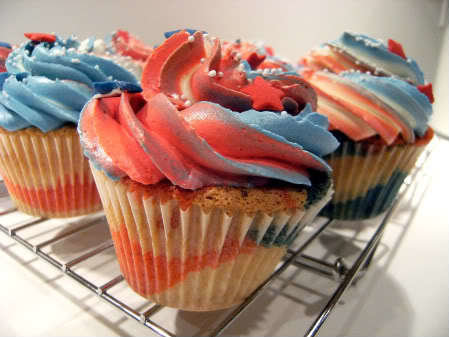 25 Red  White   Blue Desserts From Cookies to Cake Pops - 6