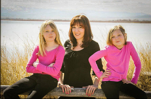 Tiffany Flanagan and daughters