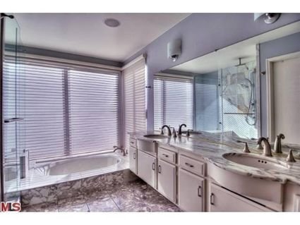 John Mayer bathroom