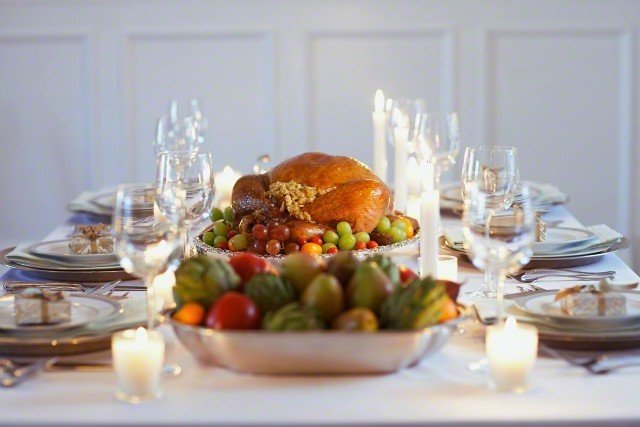 candlelit thanksgiving table