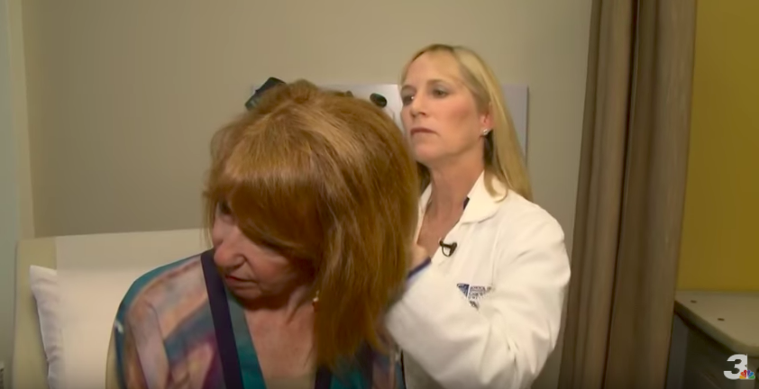 hairstylist finds mole on scalp