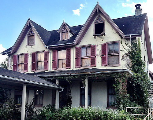 crier in the country, ghost story, never insult a spirit, haunted restaurant