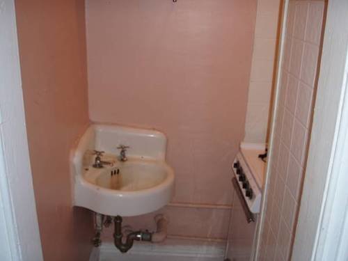 Tiny  Disgusting New York City Apartments Still Get Rented Easily  Could You Live in One   PHOTOS  - 97