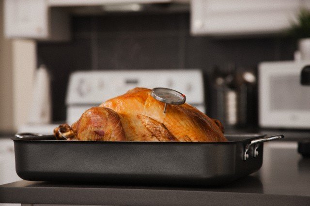 turkey thanksgiving kitchen