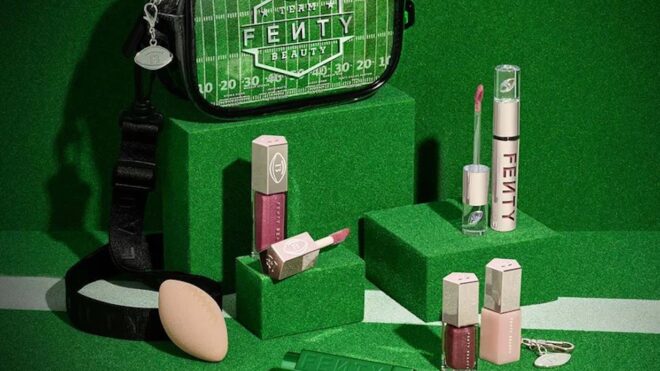 FB372850 Superbowl Ecomm HUB pha