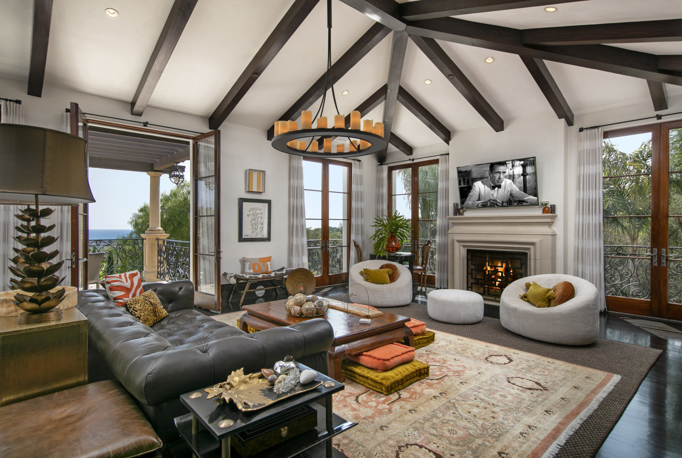 Family_room_2.jpg