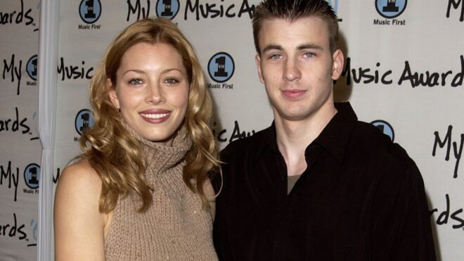 Jessica Biel and Chris Evans