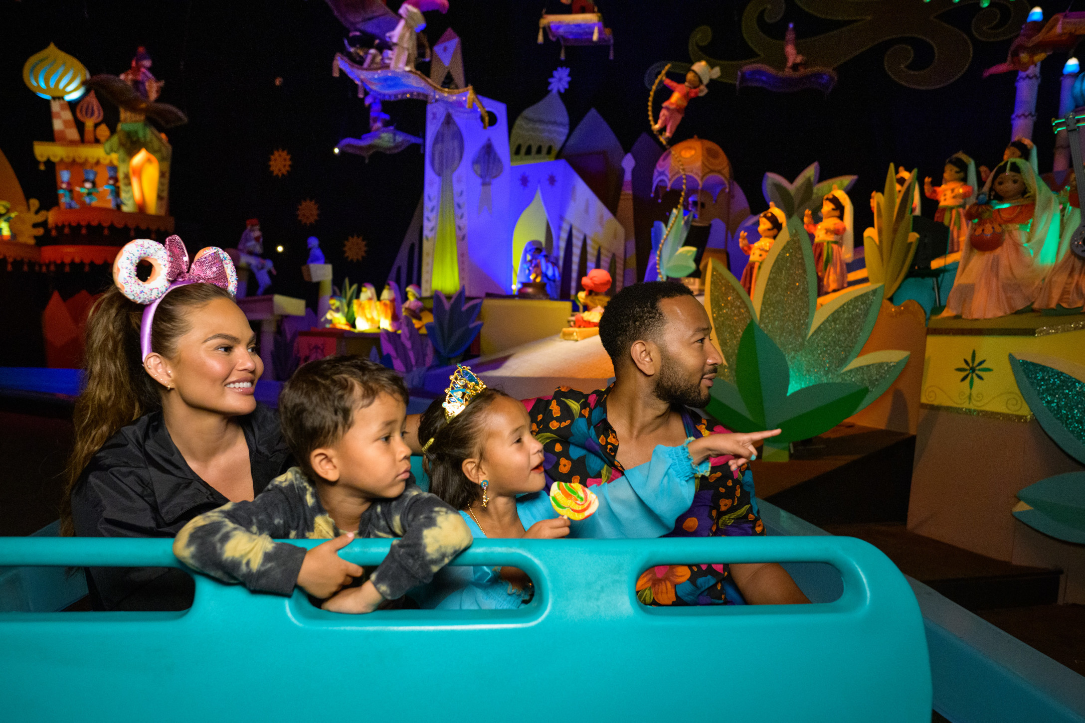 chrissy teigen john legen disneyland