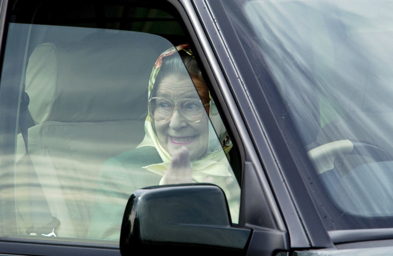 Queen Elizabeth driving in 2002