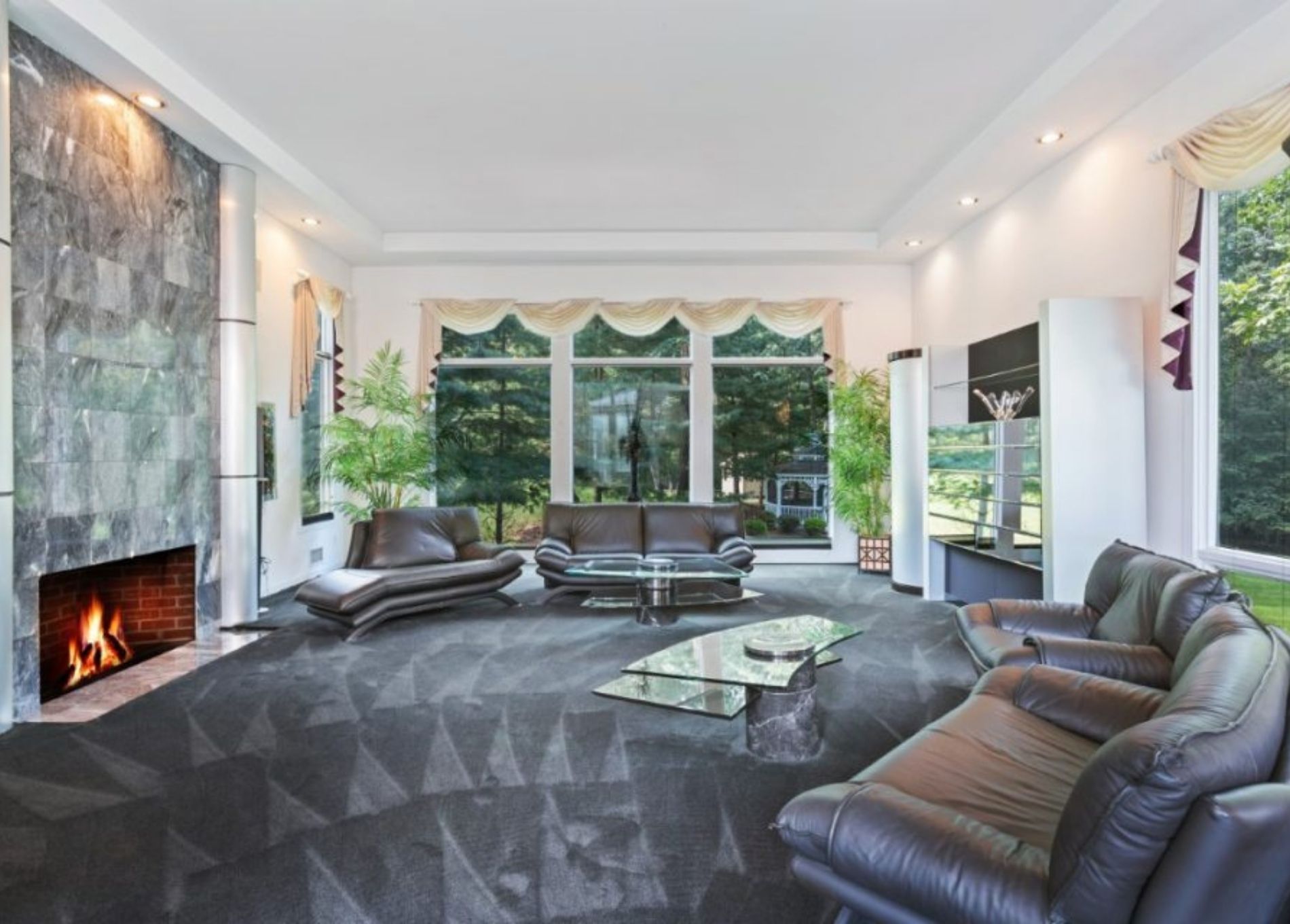 Gloria_Gaynor_New_Jersey_Home__3.jpg