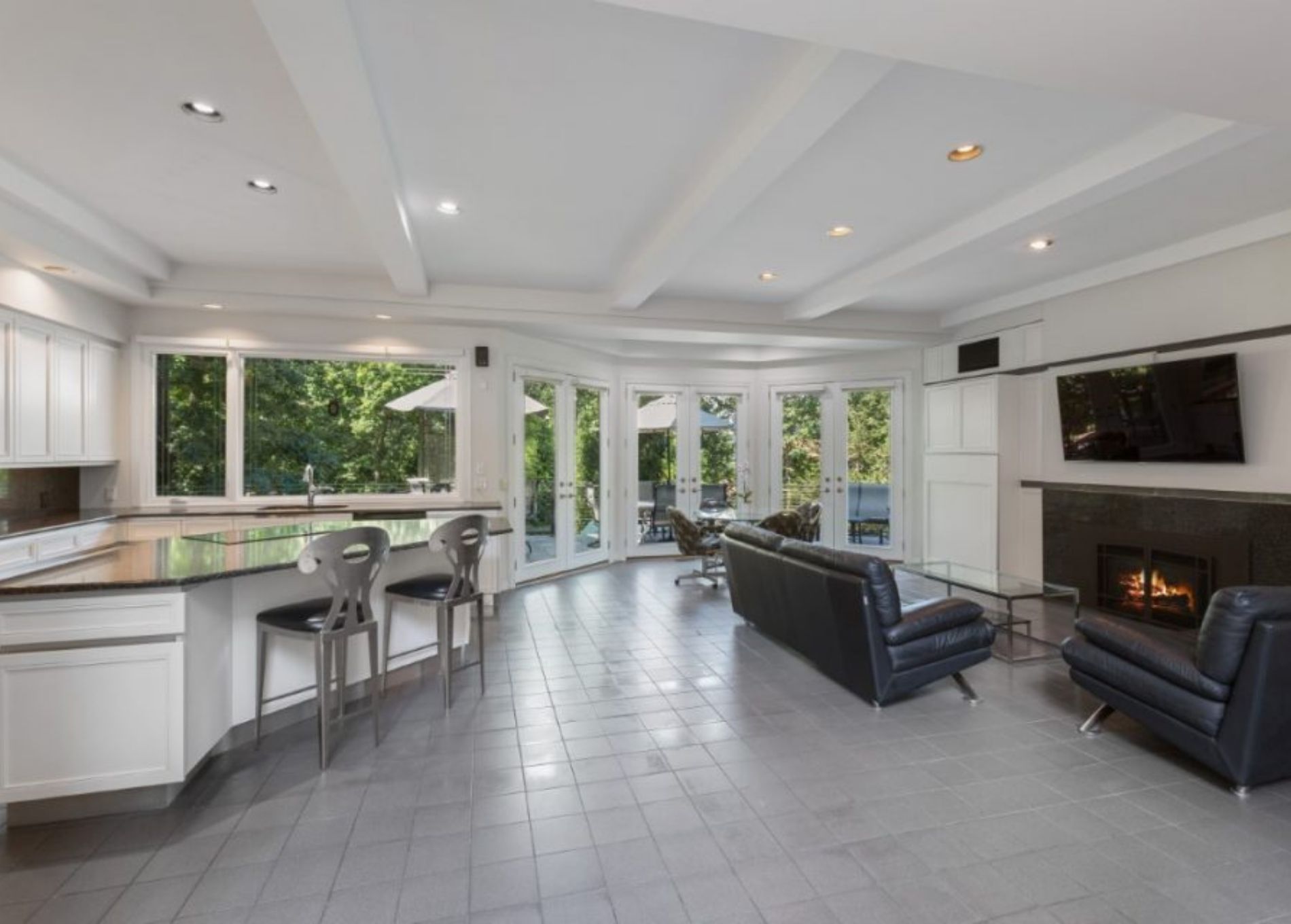 Gloria_Gaynor_New_Jersey_Home__6.jpg