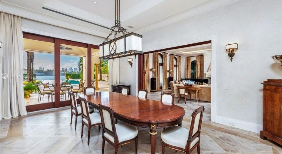 Jennifer_Lopez_and_Alex_Rodriguez_home_formal_dining.jpg