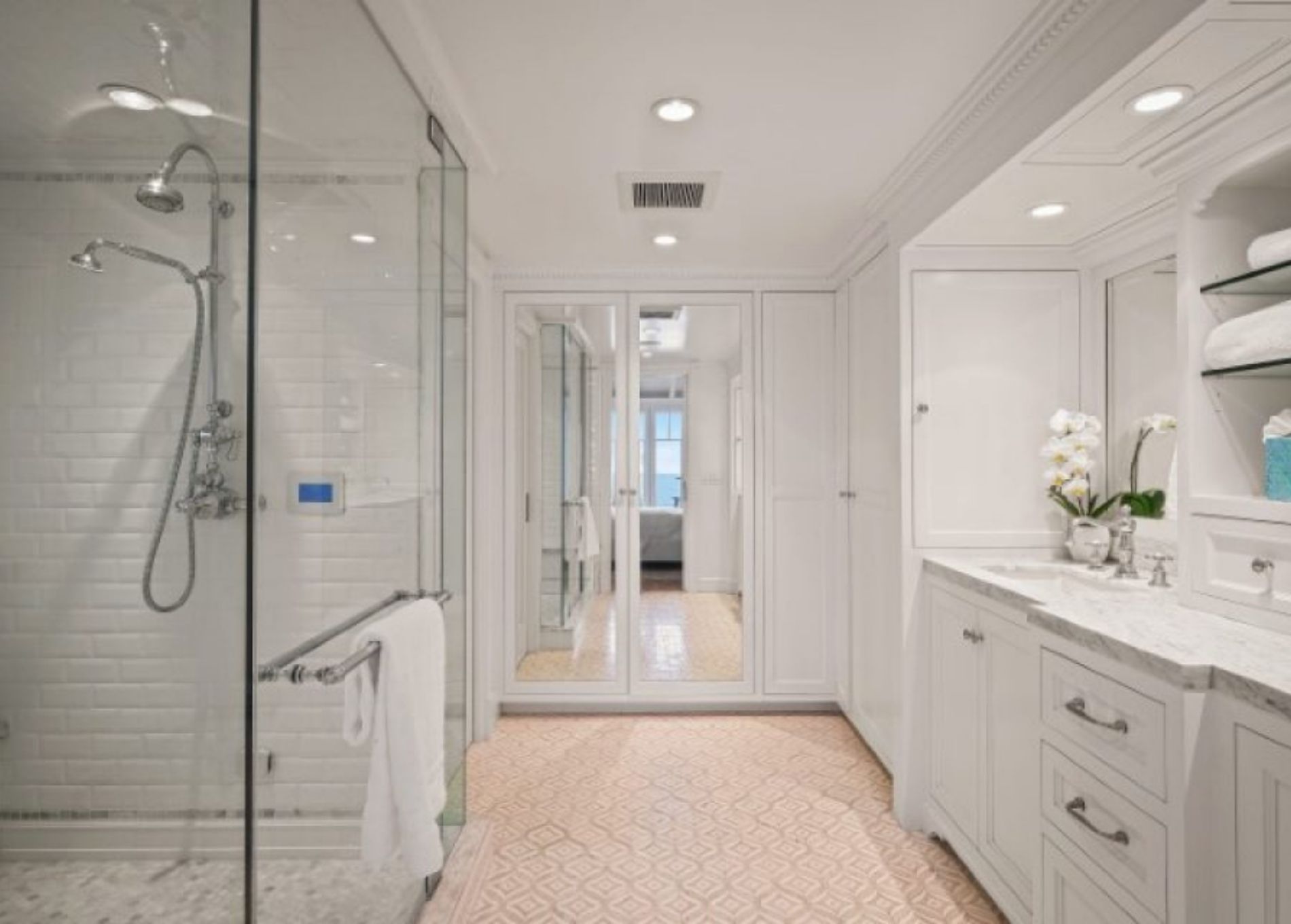 Judy_Garland_bathroom.jpg