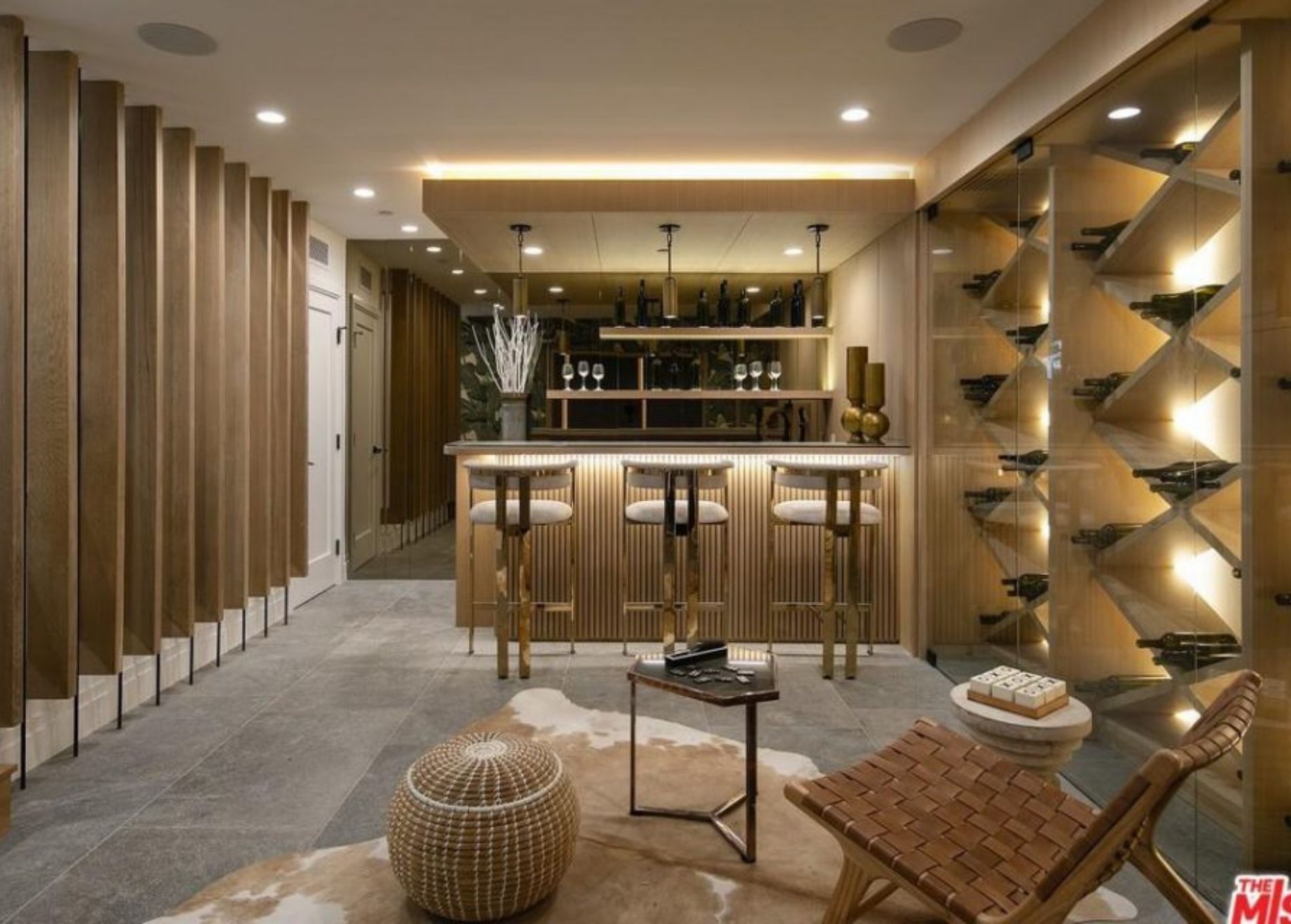 Justin_Hailey_Bieber_home_bar.jpg