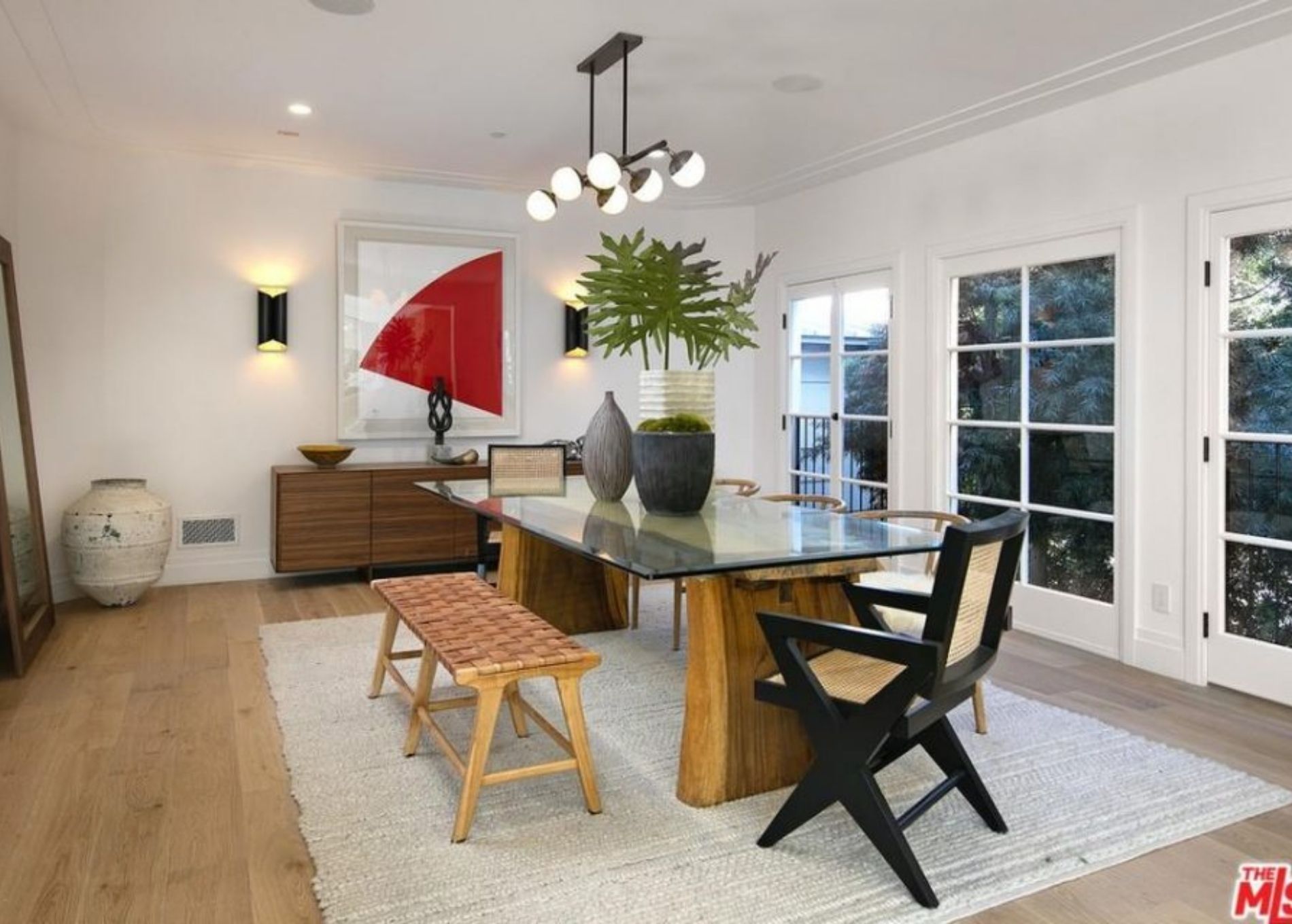 Justin_Hailey_Bieber_home_dining.jpg