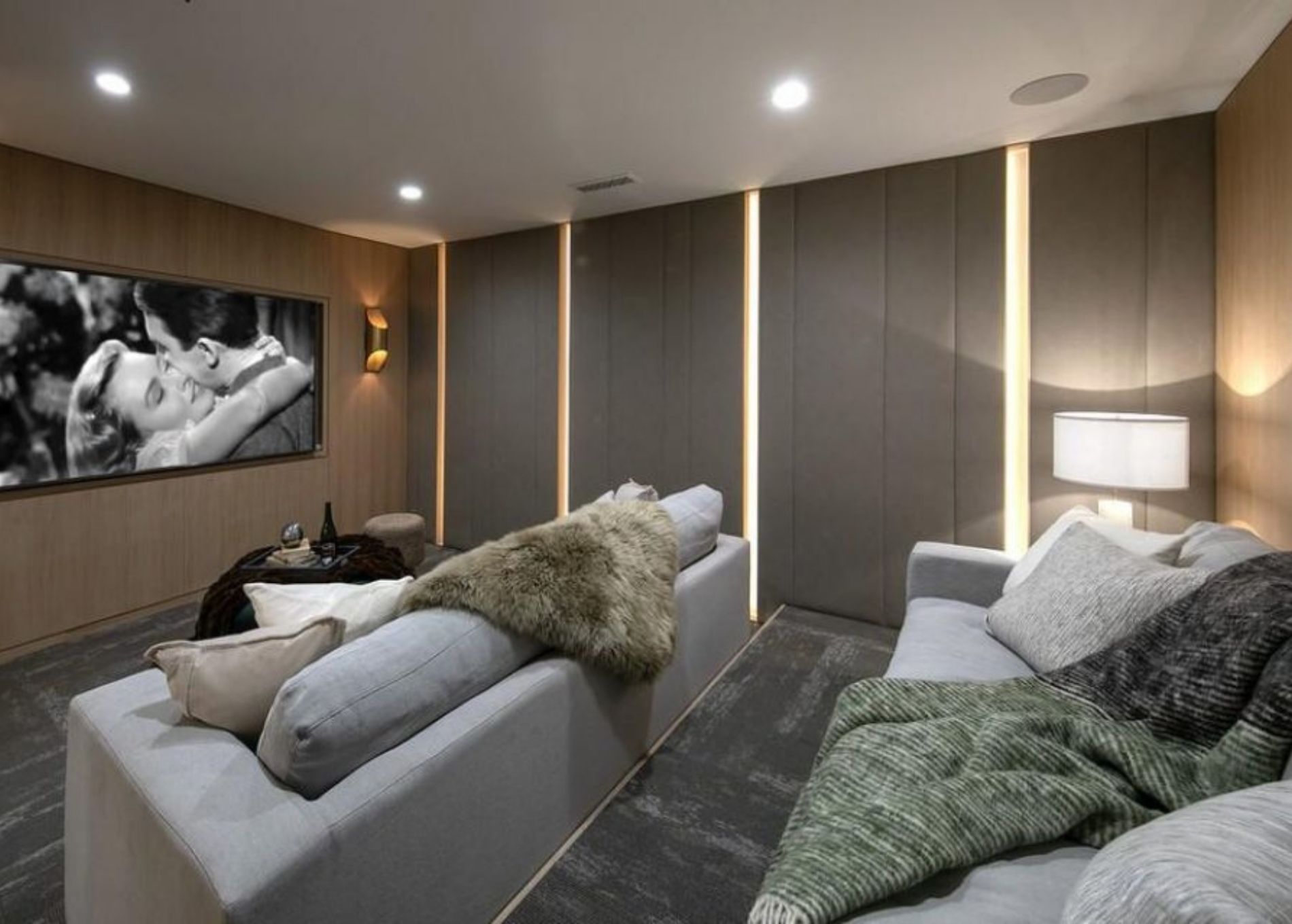 Justin_Hailey_Bieber_home_theater.jpg