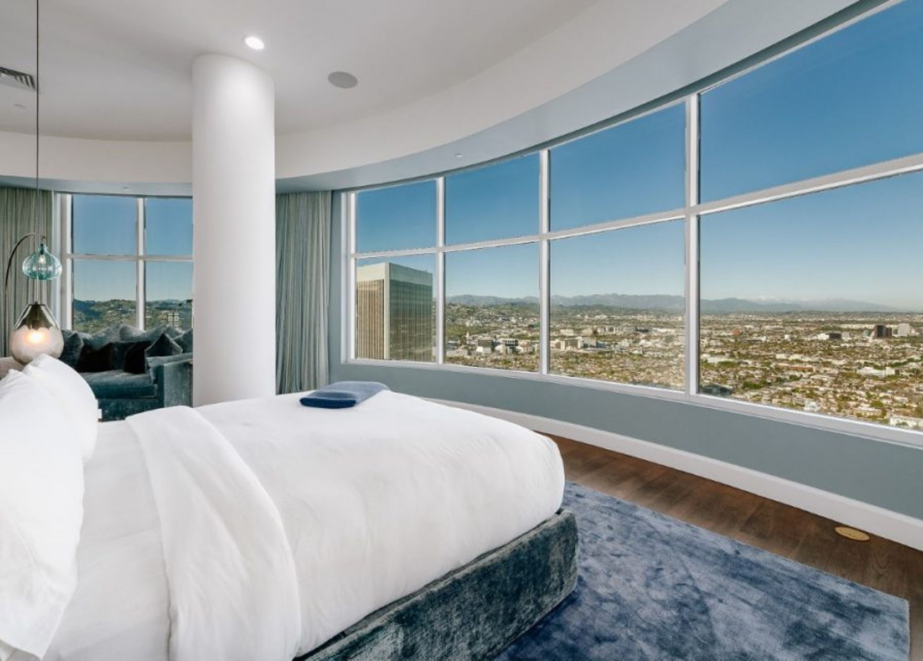 Matthew_Perry_sells_Century_City_penthouse__11.jpg