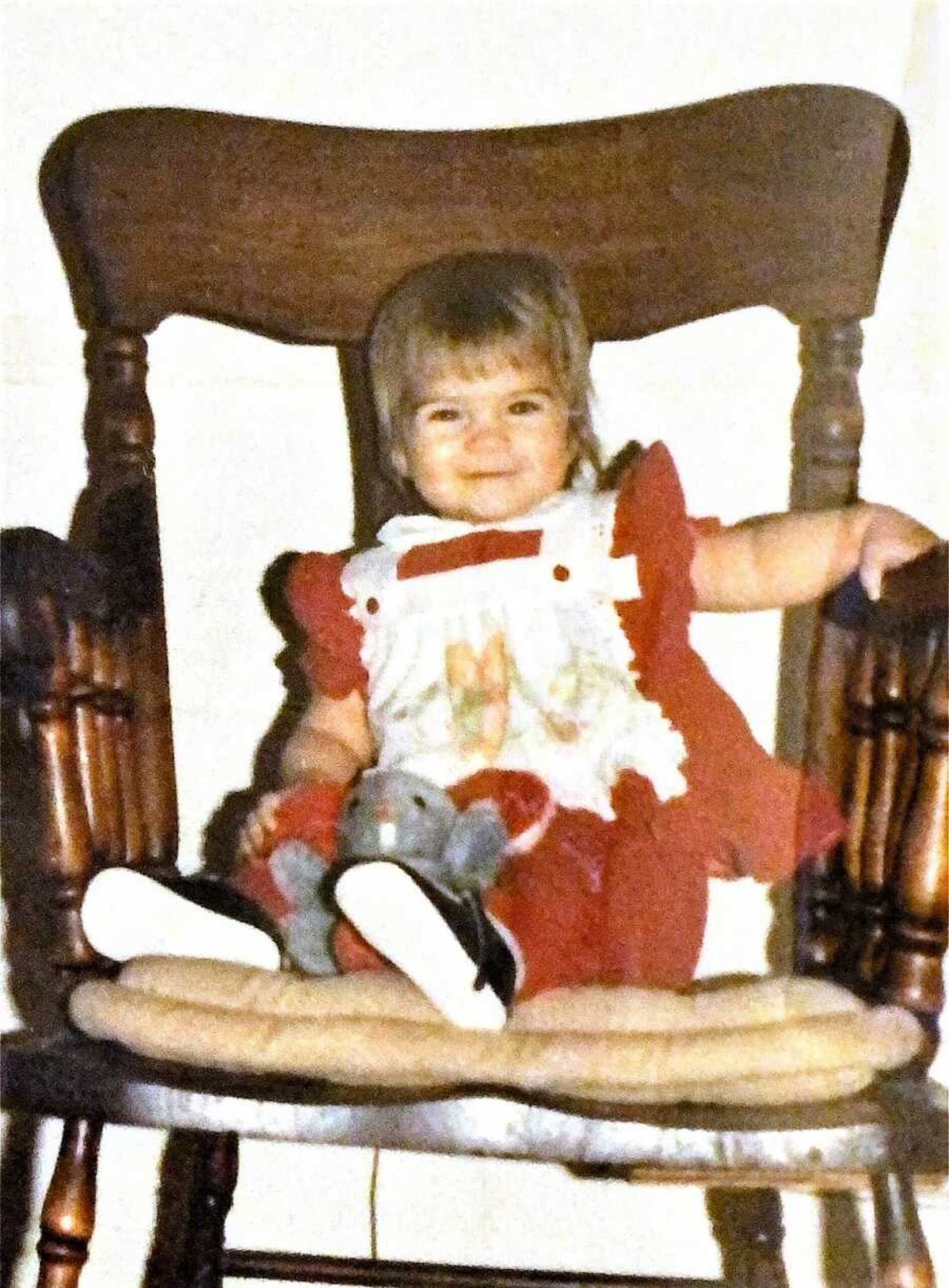 Sarah-Ashley_adoptee_relationships12-900x1221-1.jpeg