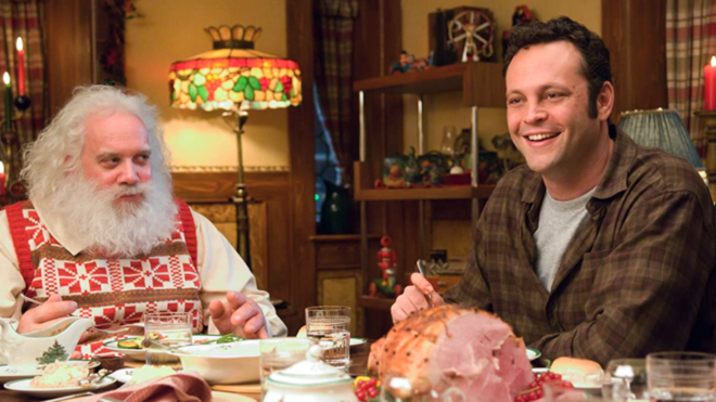 Vince Vaughn and Paul Giamatti in Fred Claus (2007)