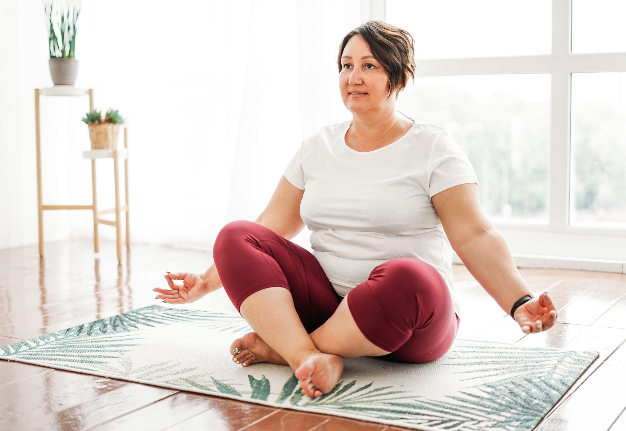 adult-charming-brunette-woman-plus-size-body-positive-practice-yoga-at-bright-studio_t20_nLLzBR.jpg