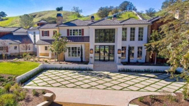 front of the weeknd's house