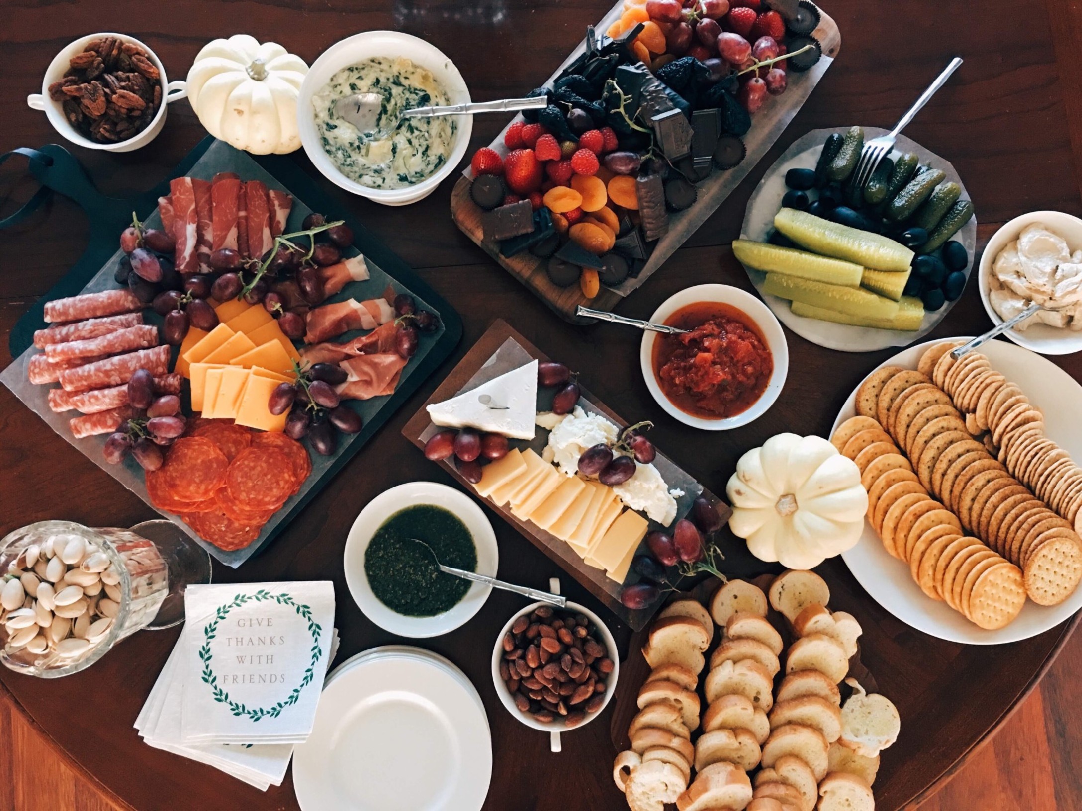 charcuterie-board_t20_RzWa2w.jpg