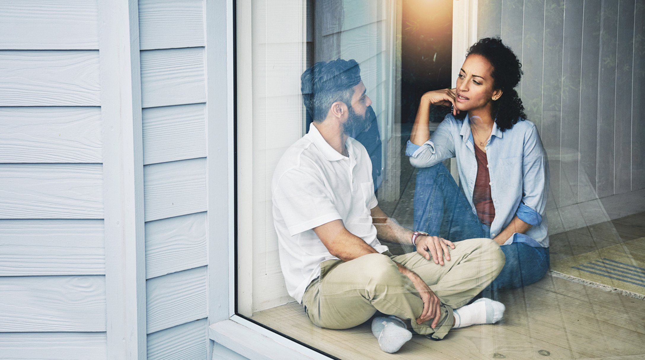 couple-talking-woman-listening-1.jpg