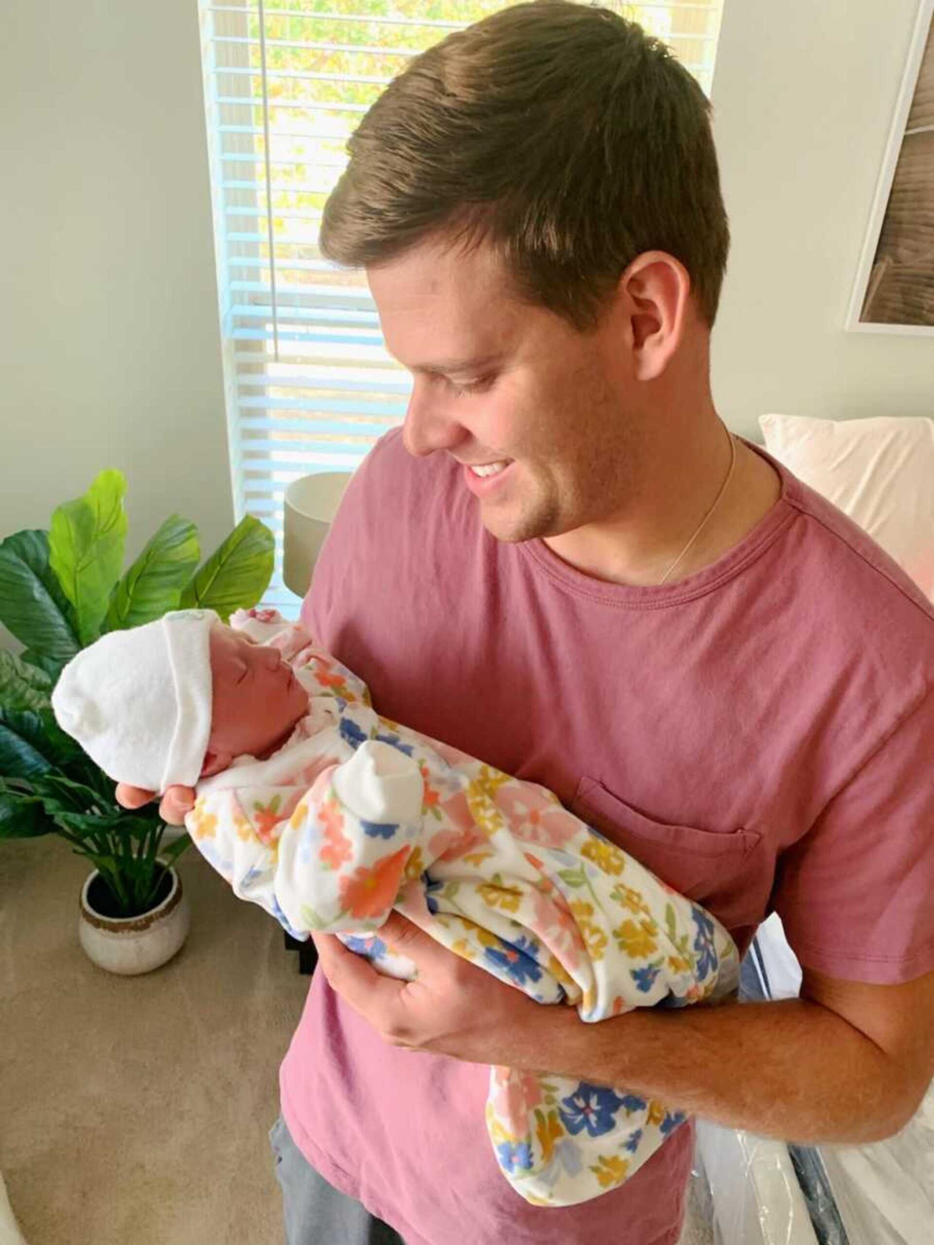 dad-holding-baby-girl-900x1200-1.jpeg