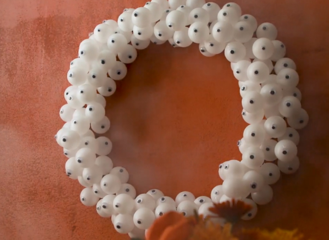 diy-eyeball-wreath.jpg