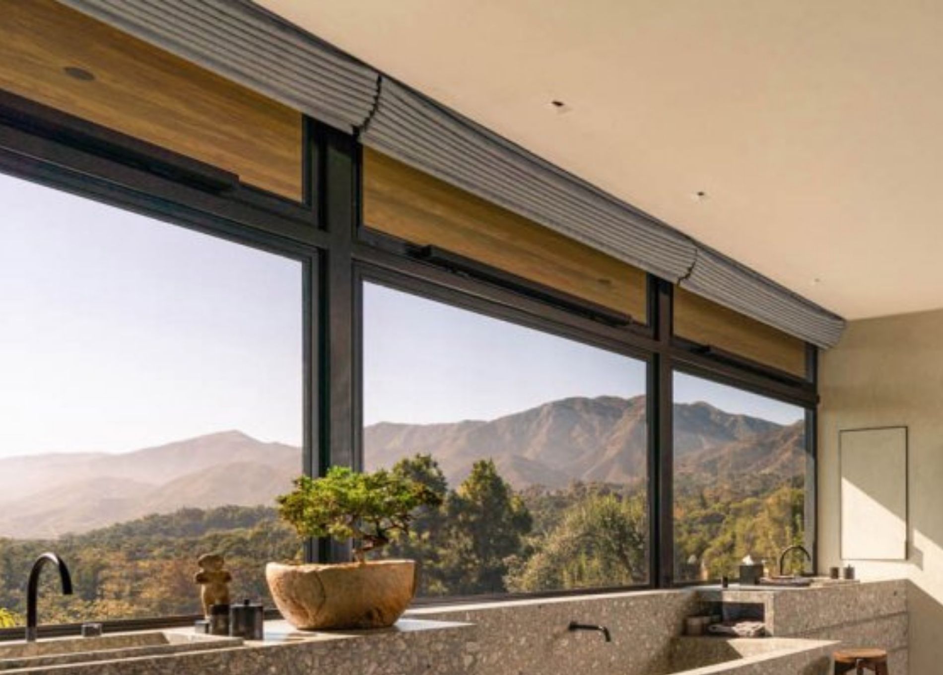 ellen_degeneres_home_bathroom_view.jpg