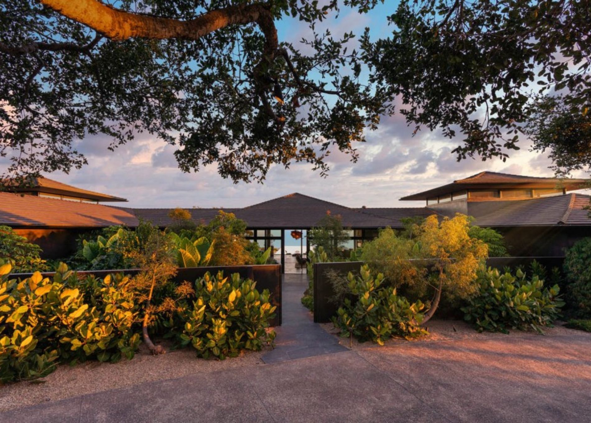 ellen_degeneres_home_home_garden_space.jpg