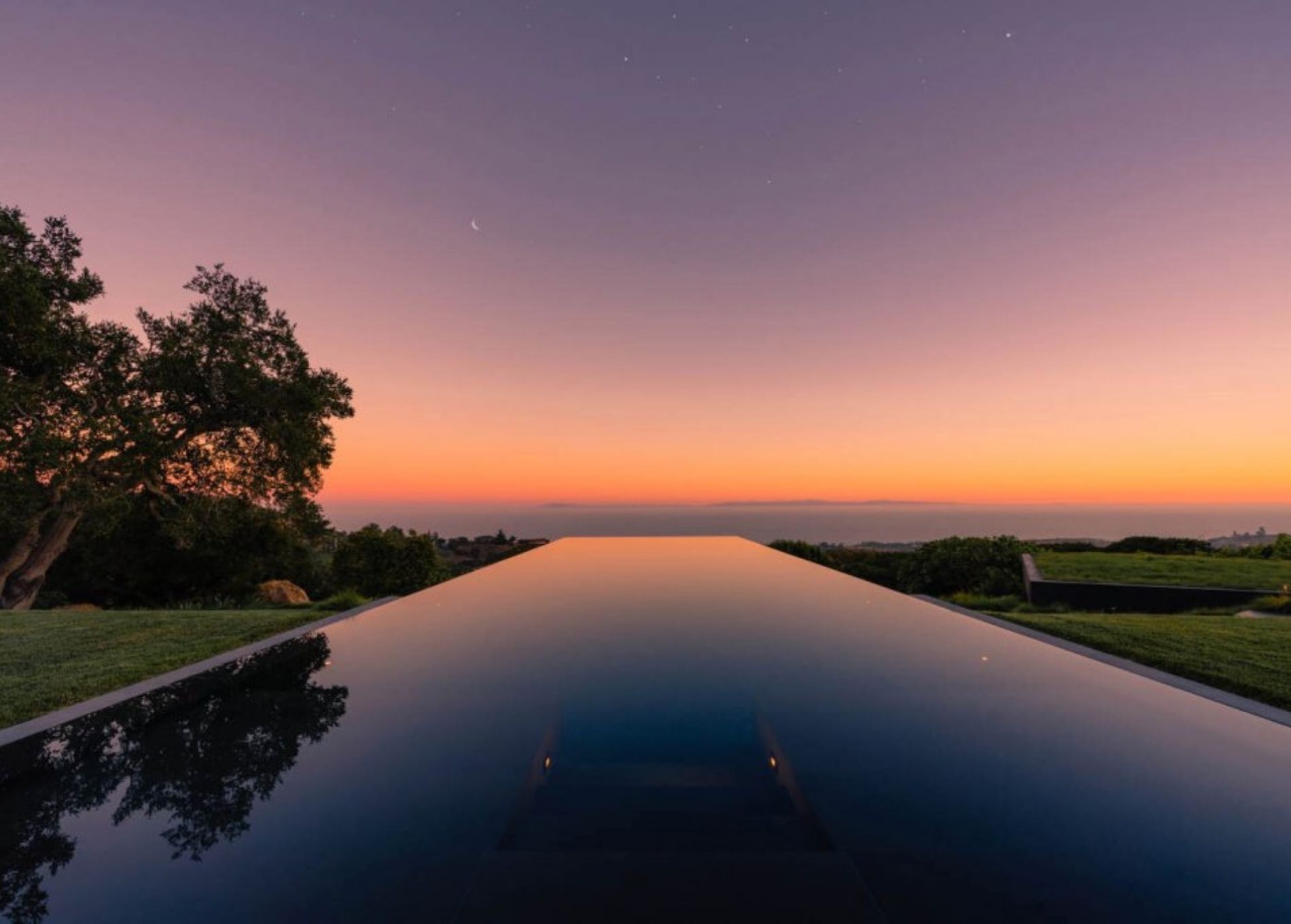 ellen_degeneres_home_pool.jpg